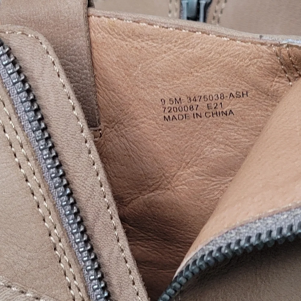 Frye nwot size